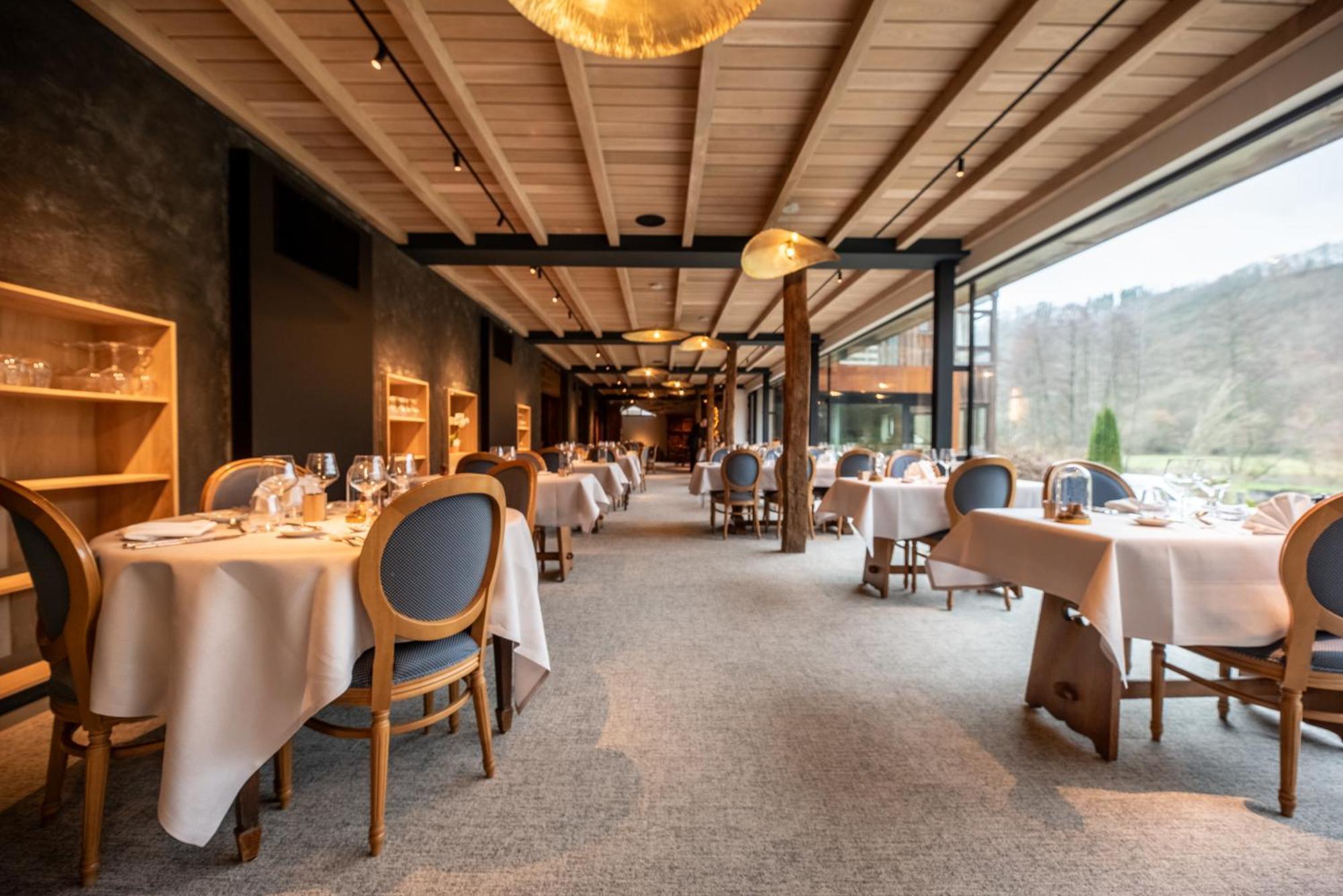 Hostellerie La Claire Fontaine, Logis Hotels & Spa Ла-Рош-ан-Арден Екстер'єр фото