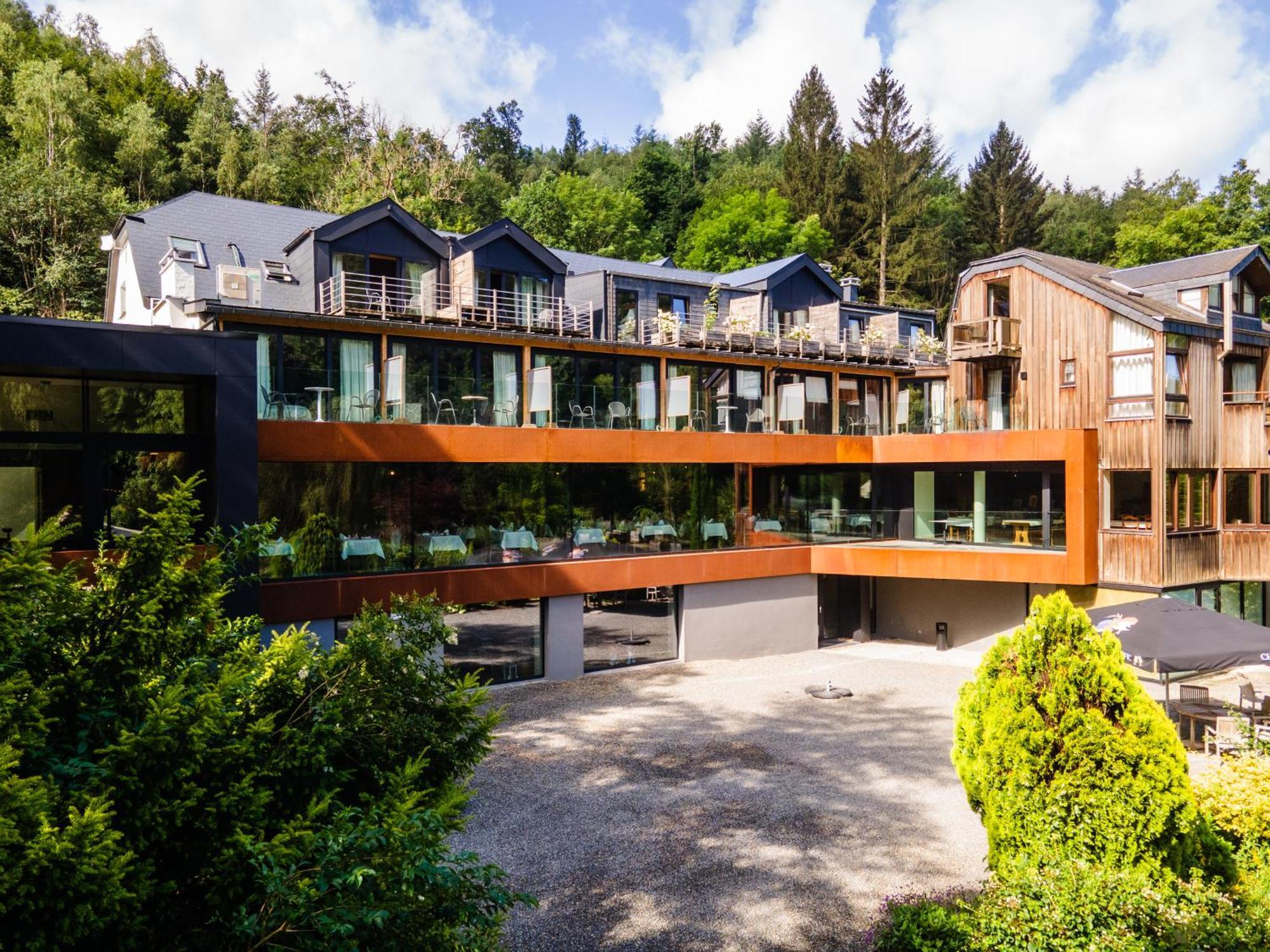 Hostellerie La Claire Fontaine, Logis Hotels & Spa Ла-Рош-ан-Арден Екстер'єр фото