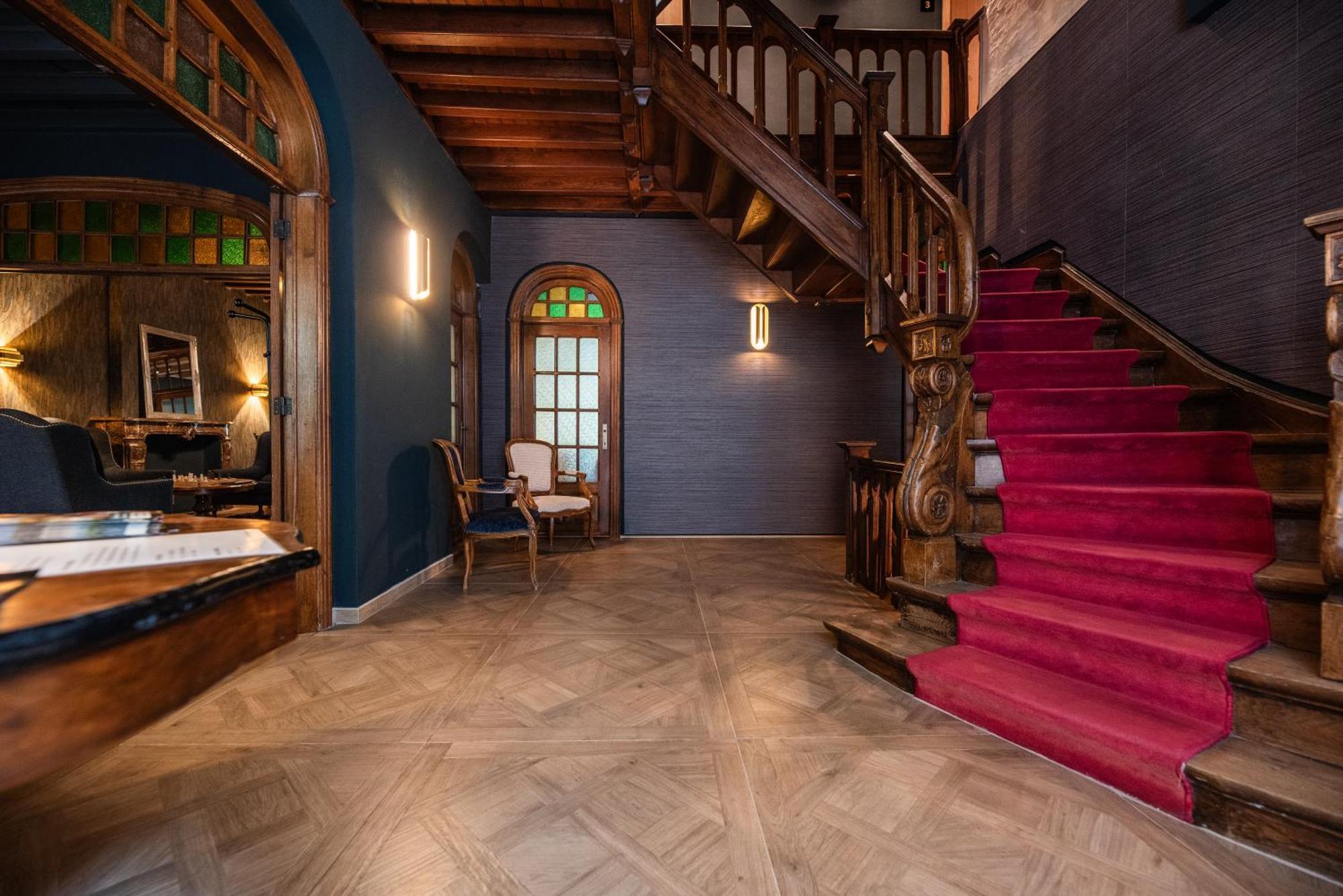 Hostellerie La Claire Fontaine, Logis Hotels & Spa Ла-Рош-ан-Арден Екстер'єр фото
