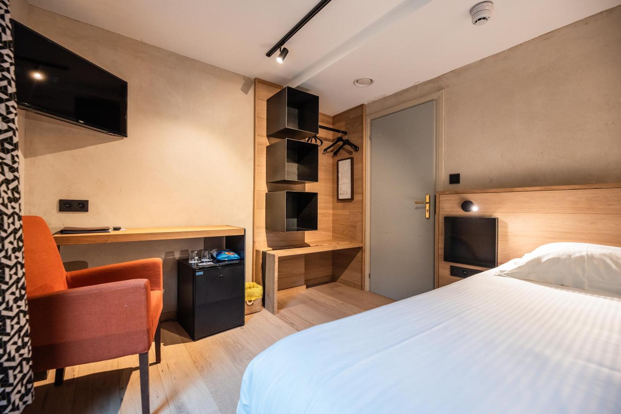 Hostellerie La Claire Fontaine, Logis Hotels & Spa Ла-Рош-ан-Арден Екстер'єр фото