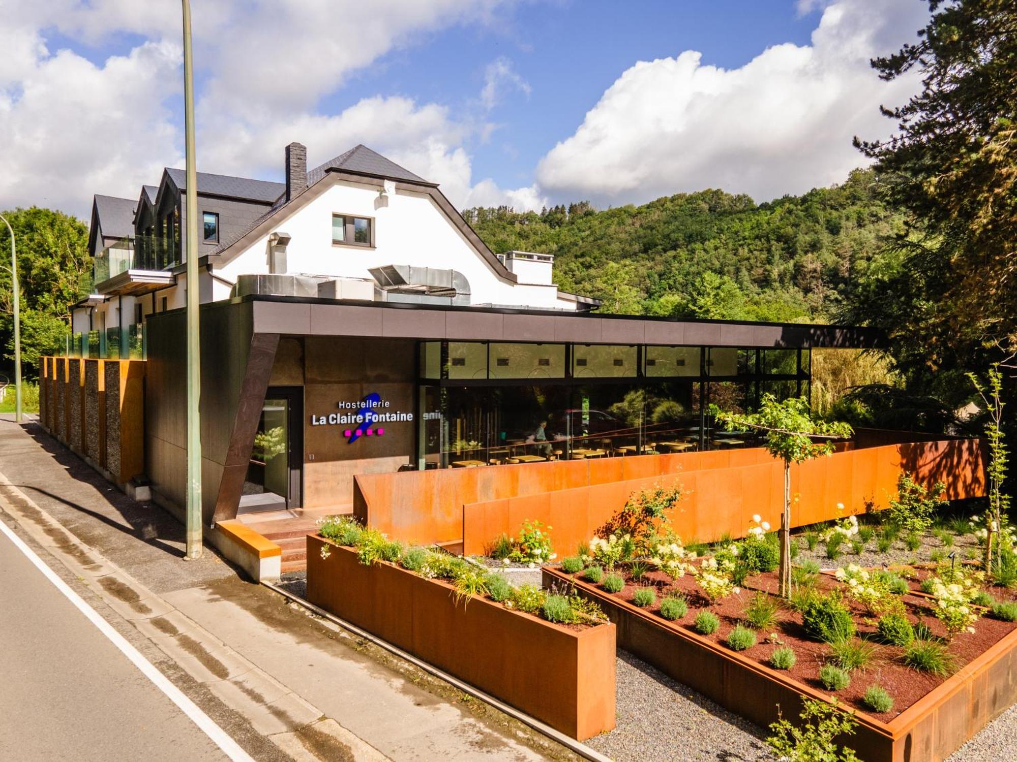 Hostellerie La Claire Fontaine, Logis Hotels & Spa Ла-Рош-ан-Арден Екстер'єр фото
