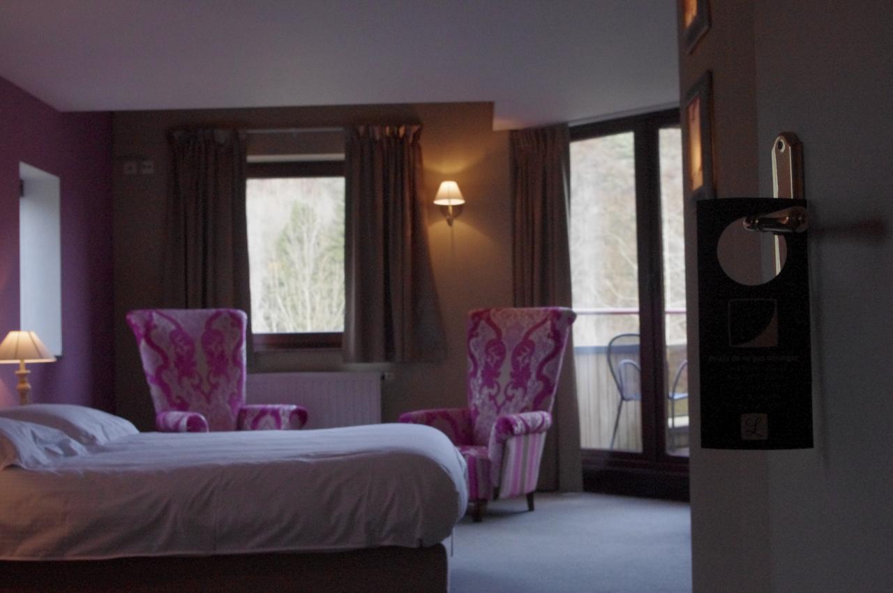 Hostellerie La Claire Fontaine, Logis Hotels & Spa Ла-Рош-ан-Арден Екстер'єр фото